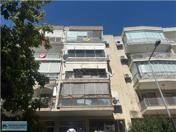 BOSTANLI ÇARŞIYA YAKIN SIFIR TADİLATLI KOMBİLİ ASANSÖRLÜ 2+1